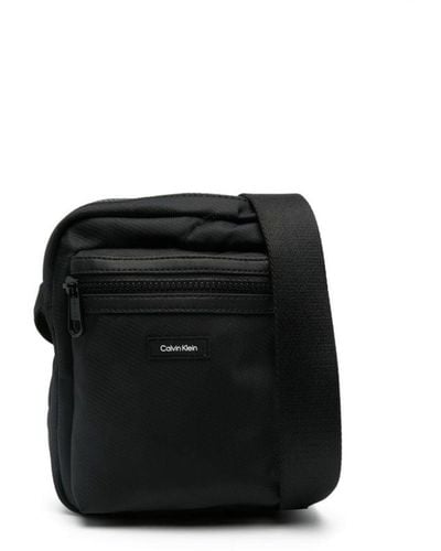 Calvin Klein Logo-patch Messenger Bag - Black