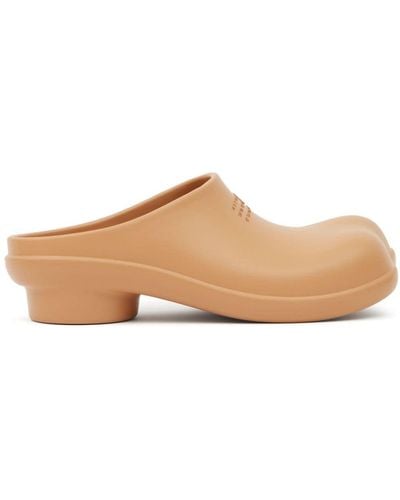 MM6 by Maison Martin Margiela Slippers Anatomic tipo zuecos - Marrón