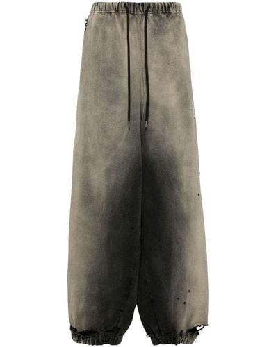 Maison Mihara Yasuhiro Bleached drop-crotch trousers - Grau