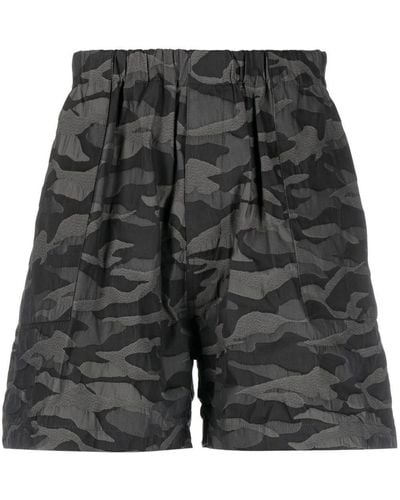 Mackintosh Weite Shorts mit Camouflage-Print - Grau