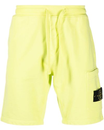 Stone Island Pantalones cortos de chándal con parche Compass - Amarillo