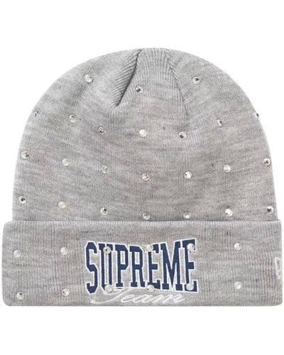 Supreme X New Era bonnet à ornements - Gris