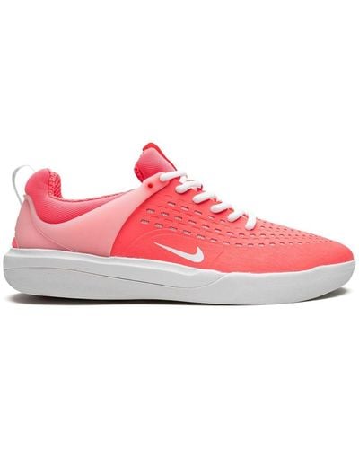 Nike Sb Zoom Nyjah 3 "hot Punch" Sneakers - Pink