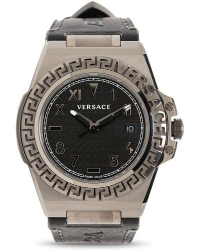 Versace グレカ リアクション 45mm 腕時計 - グレー