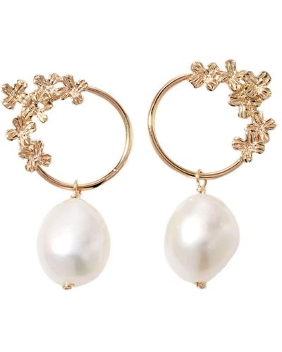 POPPY FINCH 14kt Yellow Gold Blossom Circle Baroque Pearl Earrings - White