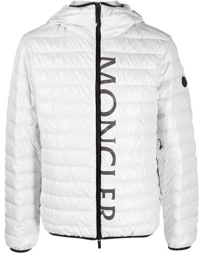 Moncler Gefütterte Jacke mit Logo-Print - Weiß