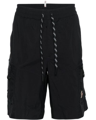 3 MONCLER GRENOBLE Pantalones cortos de chándal con detalles rasgados - Negro