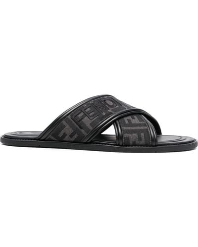 Fendi Sandalen aus Stoff in Schwarz