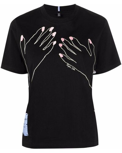 McQ T-Shirt mit Hände-Print - Schwarz