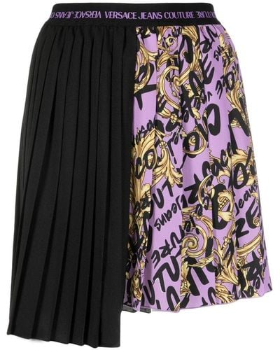 Versace Logo Brush-print Pleated Skirt - Black