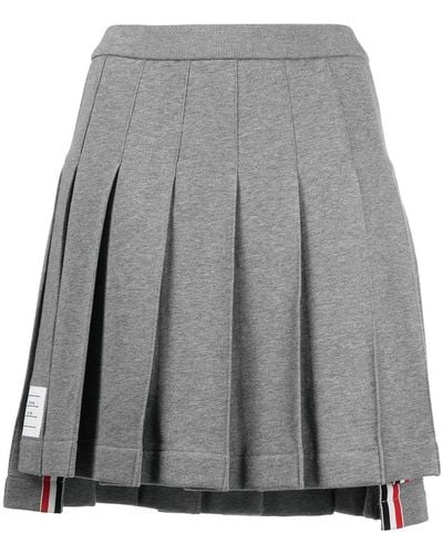 Thom Browne Logo Patch Pleated Short Skirt - Grey