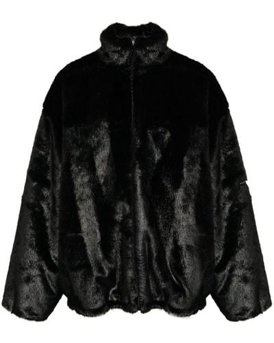 Balenciaga Jacke aus Faux Fur mit Logo-Applikation - Schwarz