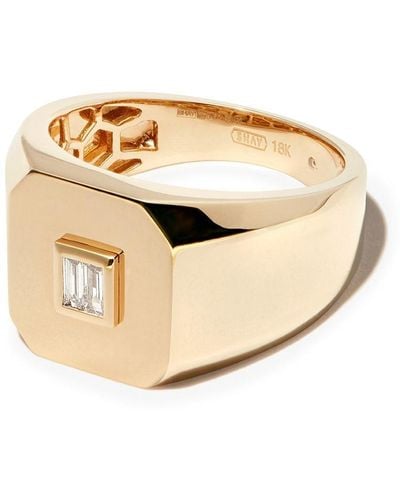 SHAY 18kt Yellow Gold Baguette Diamond-embellished Signet Ring - Metallic