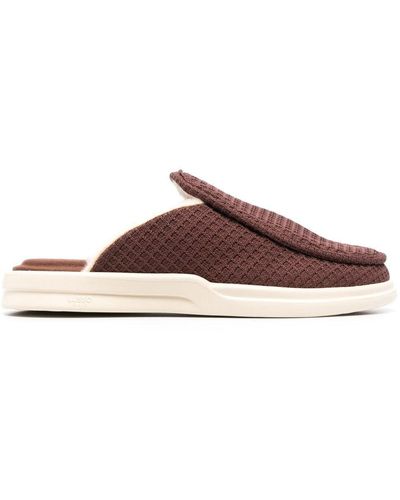 Lusso Esto Waffle-knit Sherpa Slippers - ブラウン
