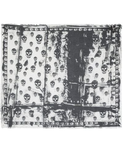 Alexander McQueen Klassischer foulard mit fold skull - Schwarz