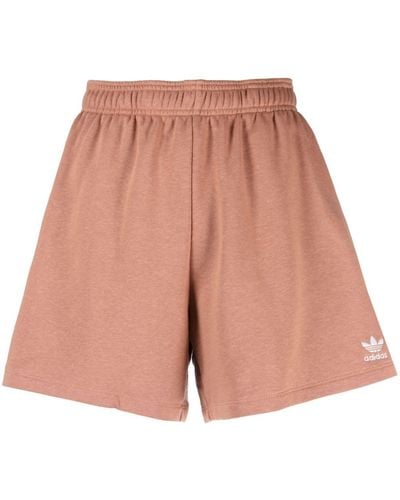 adidas Pantalones cortos de deporte con logo bordado - Marrón