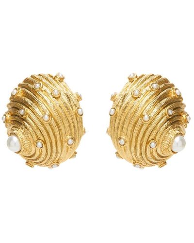 Oscar de la Renta Shell Pearl Clip-on Earrings - Metallic