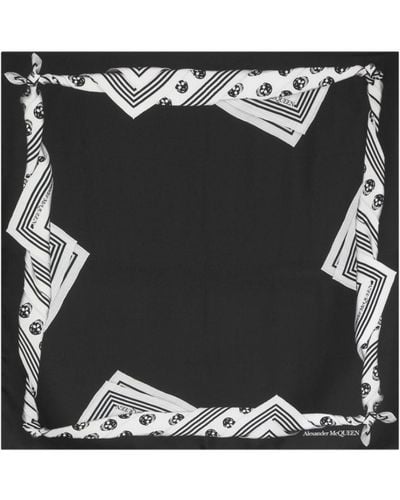 Alexander McQueen Pañuelo con logo estampado - Negro