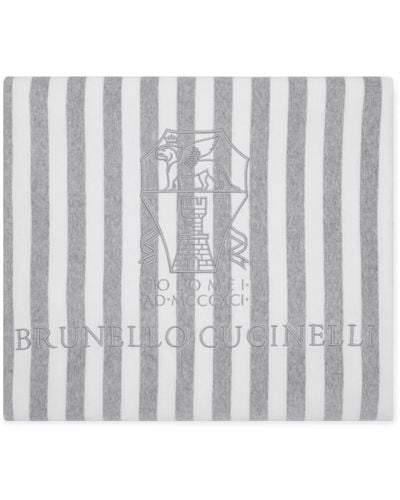 Brunello Cucinelli Gestreiftes Badetuch mit Logo-Stickerei - Grau