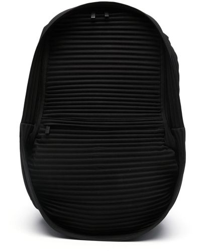 Homme Plissé Issey Miyake Ribbed-detailing Oval-body Backpack - Black