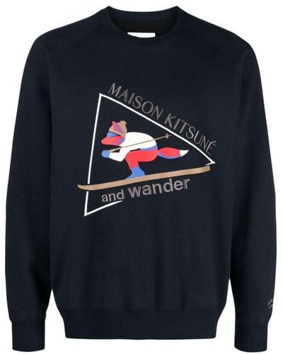 Maison Kitsuné X And Wander Sweater Met Geborduurd Logo - Blauw