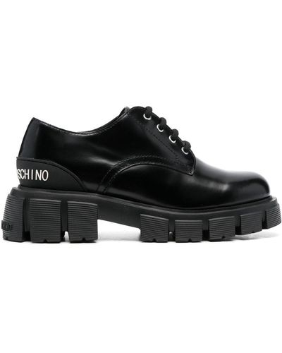 Love Moschino Chaussures oxford en cuir à patch logo - Noir