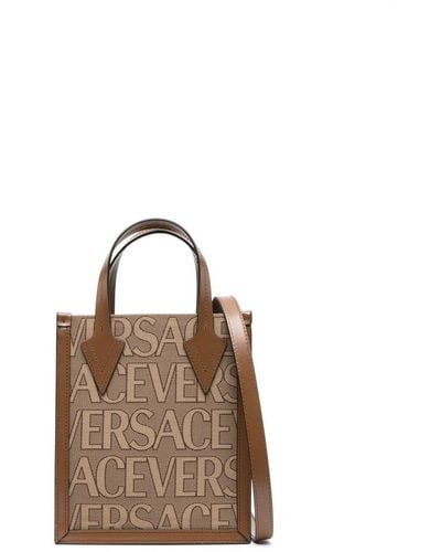 Versace Schultertasche mit Allover-Print - Braun