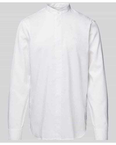 Armani Exchange Regular Fit Freizeithemd mit Label-Stitching - Weiß