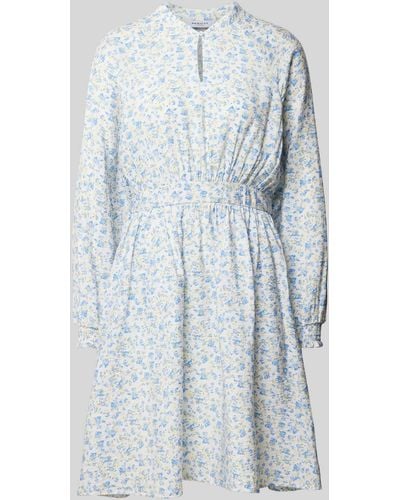 MSCH Copenhagen Knielanges Kleid mit floralem Allover-Print Modell 'Laurelle' - Blau