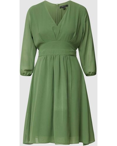 Comma, Knielanges Kleid mit V-Ausschnitt Modell 'Mai' - Grün