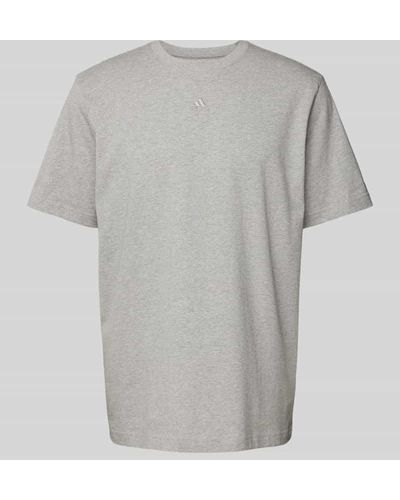 adidas T-Shirt mit Label-Stitching - Grau