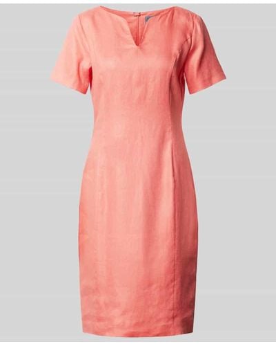 White Label Knielanges Kleid mit V-Ausschnitt - Pink