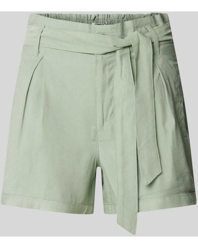 ONLY Shorts aus Viskose-Mix mit Bindegürtel - Grün