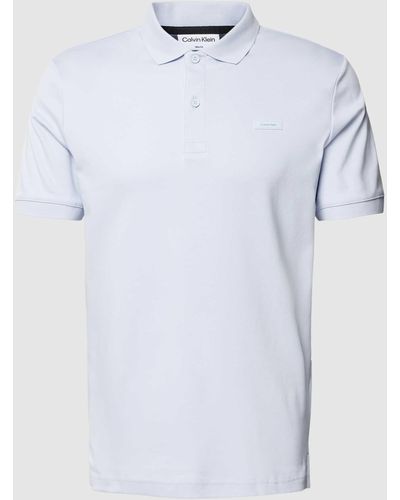 Calvin Klein Slim Fit Poloshirt aus Baumwolle mit Label-Detail - Weiß