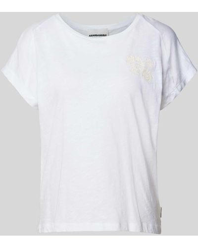 ARMEDANGELS T-Shirt mit floralem Stitching Modell 'ONELIAA FAANCY' - Weiß