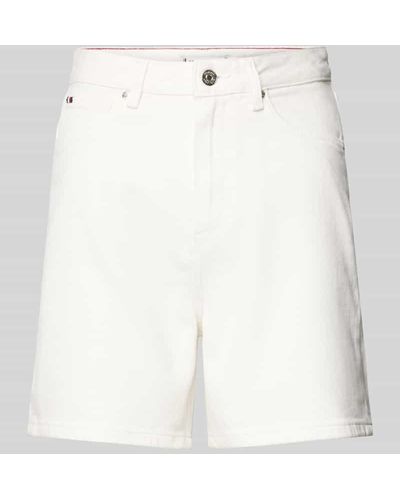 Tommy Hilfiger Straight Leg Jeansshorts mit Label-Stitching - Weiß