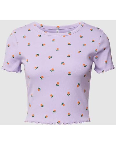 ONLY T-Shirt mit floralem Allover-Muster Modell 'FENJA' - Lila