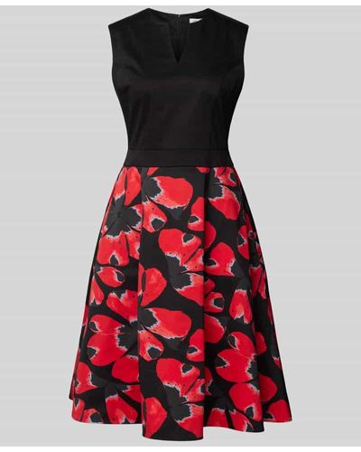 S.oliver Knielanges Kleid mit floralem Muster - Rot