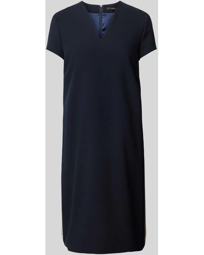 Windsor. Knielanges Kleid mit Viskose-Anteil und V-Ausschnitt - Blau