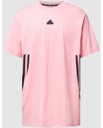 adidas T-Shirt mit Label-Detail - Pink