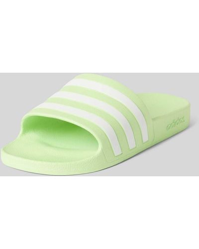 adidas Slides mit Label-Streifen Modell 'ADILETTE AQUA' - Grün