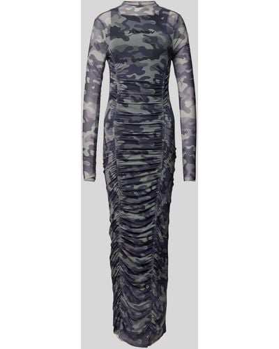 Review Maxikleid mit Camouflage-Muster - Blau