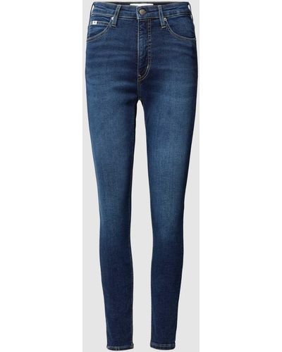 Calvin Klein High Rise Skinny Fit Jeans mit Label-Detail - Blau