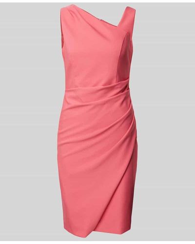 Vera Mont Knielanges Cocktailkleid mit asymmetrischem Ausschnitt - Pink