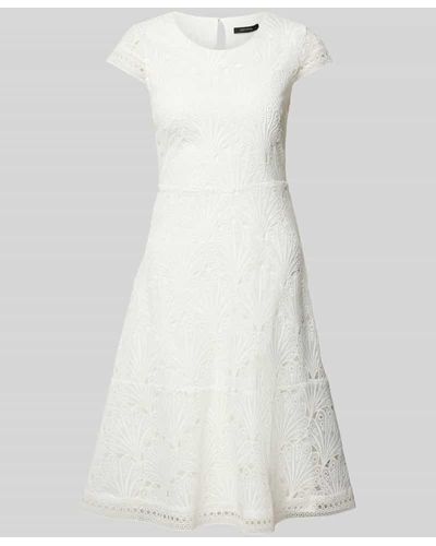 Comma, Knielanges Kleid mit Häkelspitze - Weiß