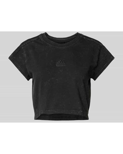 adidas Cropped T-Shirt mit Label-Stitching - Schwarz