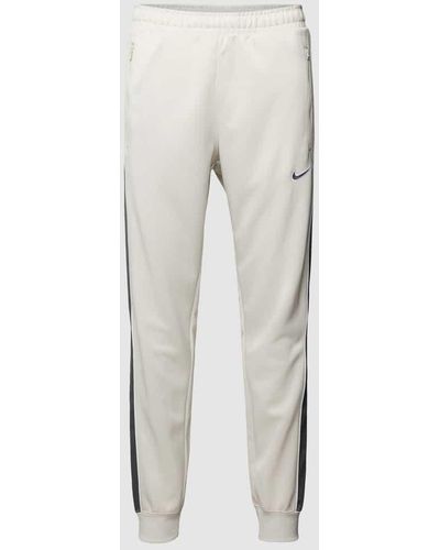 Nike Sweatpants mit Logo-Stitching - Weiß