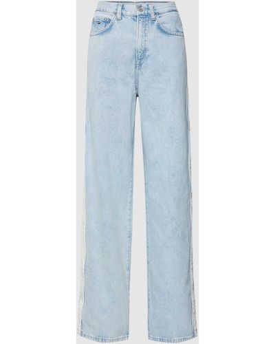 Tommy Hilfiger Loose Fit Jeans mit Label-Patch Modell 'CLAIRE' - Blau