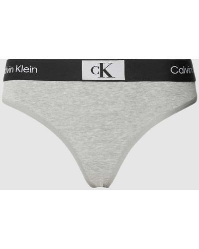 Calvin Klein String mit elastischem Logo-Bund Modell 'MODERN THONG' - Schwarz