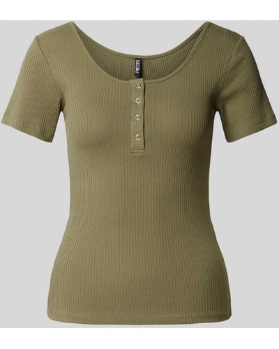 Pieces T-Shirt mit kurzer Druckknopfleiste Modell 'KITTE' - Grün
